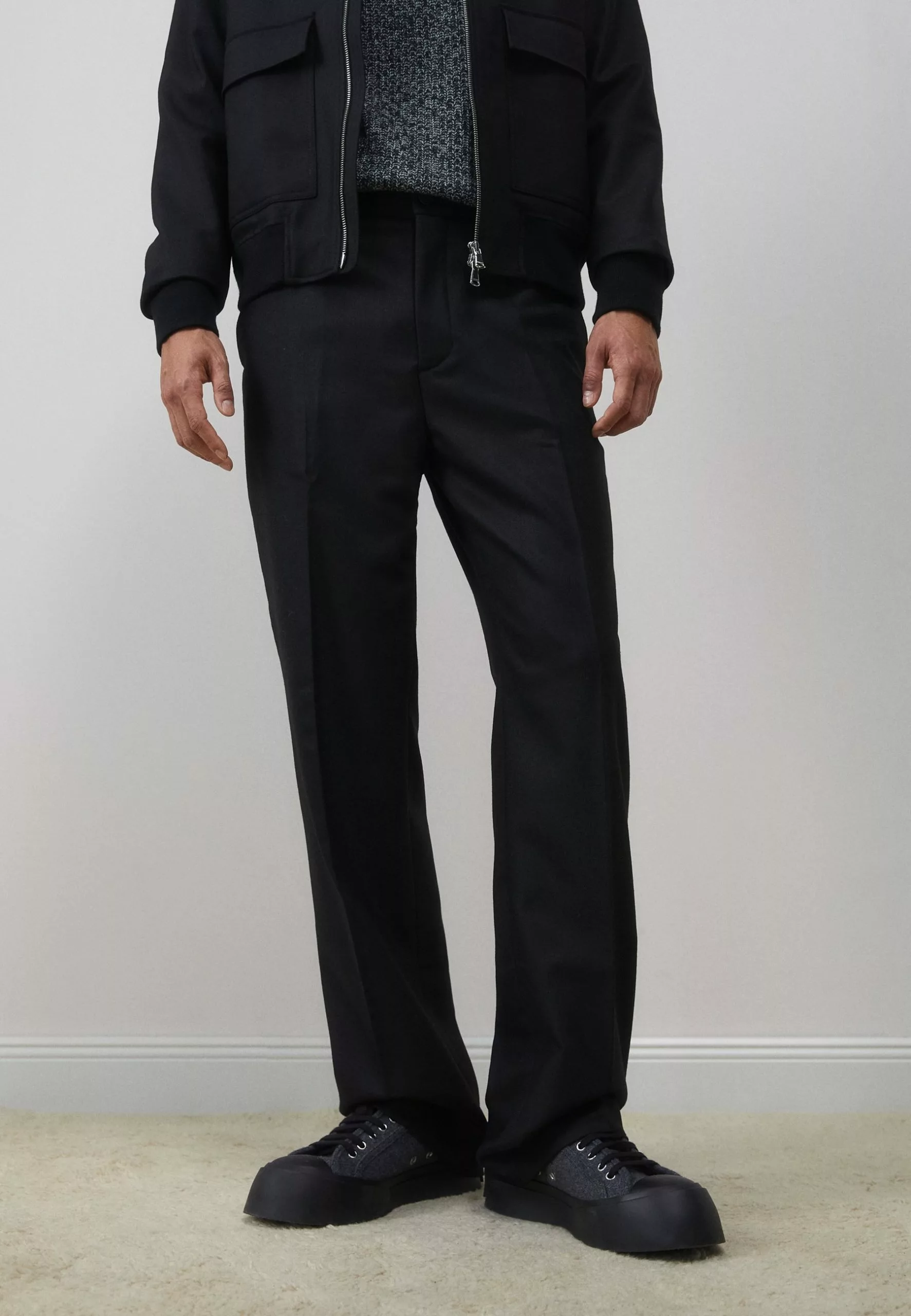 J.LINDEBERGHAIJ PANTS - Tygbyxor - Black 1 J.LINDEBERGHAIJ PANTS - Tygbyxor - Black
