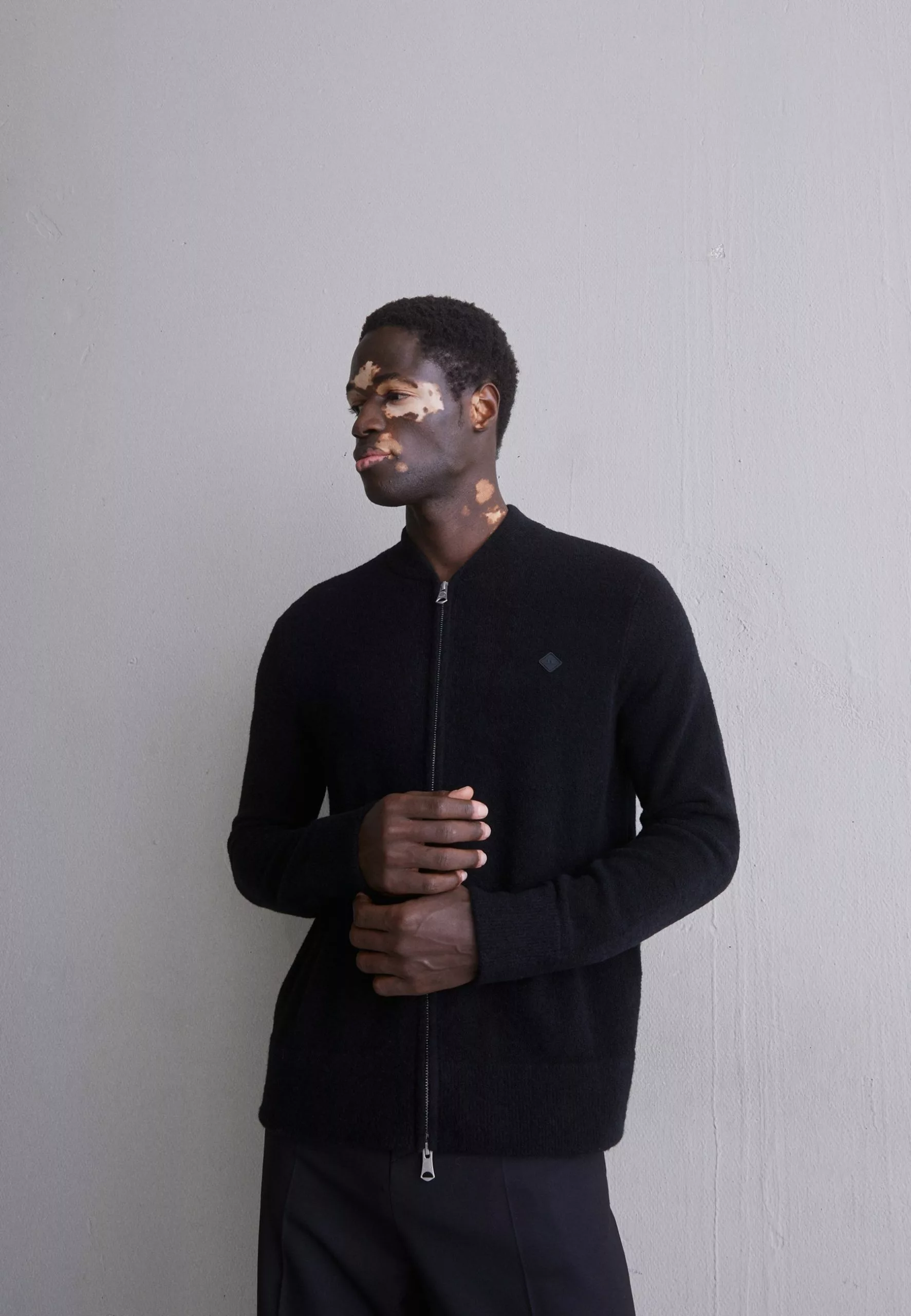 J.LINDEBERGYOUSIN LOGO ZIP - Kofta - Black 1 J.LINDEBERGYOUSIN LOGO ZIP - Kofta - Black