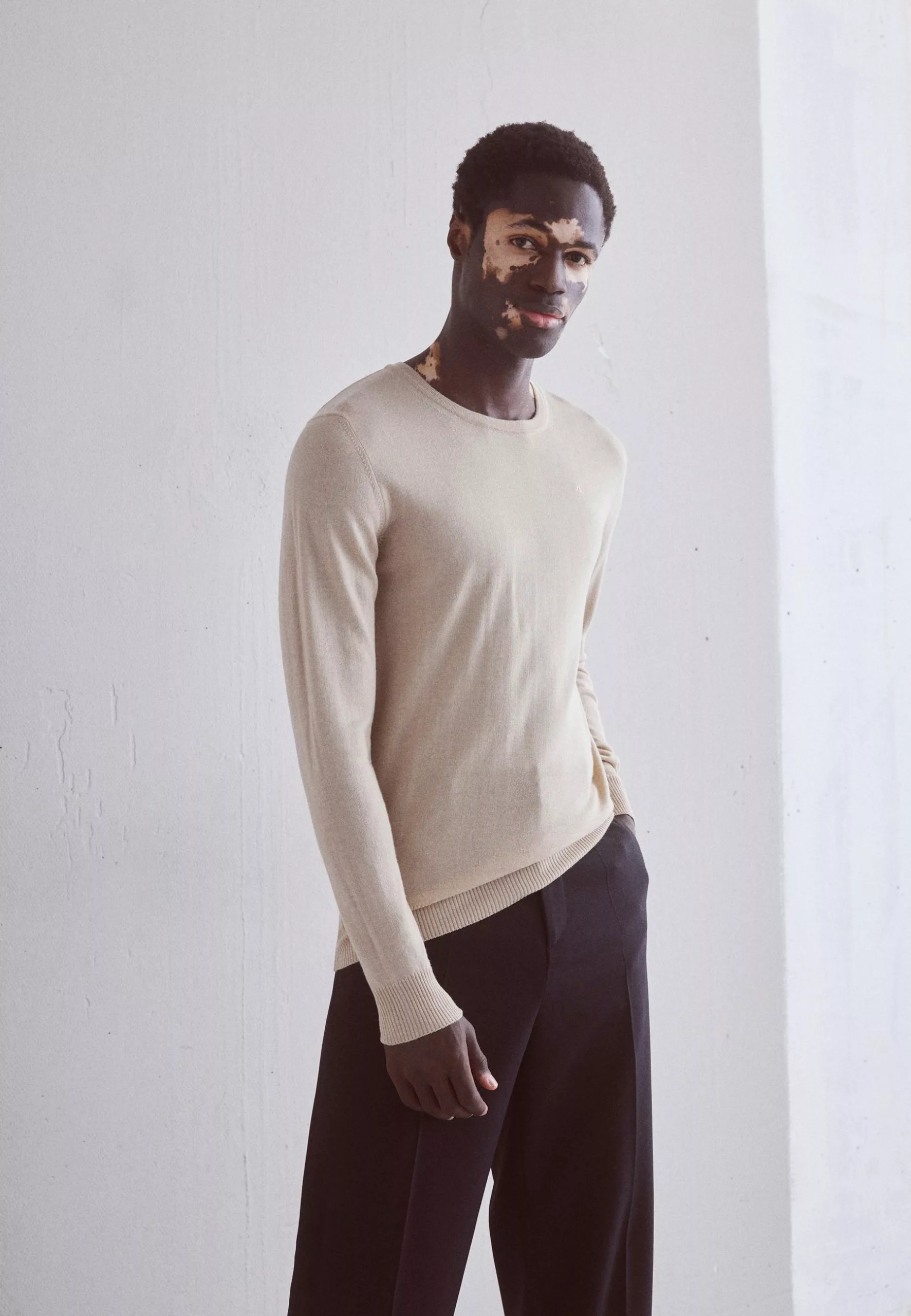 J.LINDEBERGLYLE LIGHT CREW NECK - Stickad Tröja - Safari Beige 1 J.LINDEBERGLYLE LIGHT CREW NECK - Stickad Tröja - Safari Beige