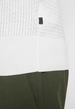 J.LINDEBERGARTHUR - Stickad Tröja - Cloud White 17 J.LINDEBERGARTHUR - Stickad Tröja - Cloud White -J.Lindeberg Affär fc862b87ecc2499f9232667fc2a1c98e